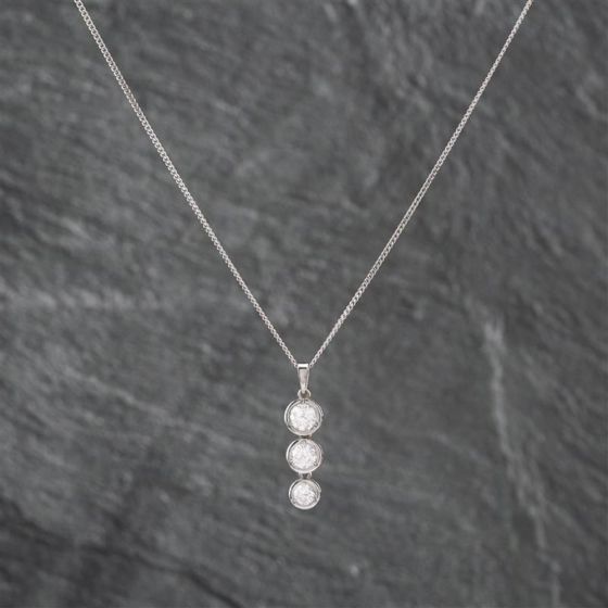Second Hand Platinum 1.00ct Brilliant Cut Diamond Graduated Pendant & 16 Inch Curb Chain 43141233
