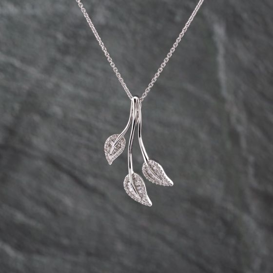 Second Hand 18ct White Gold Diamond Triple Leaf Dropper Pendant & 16 Inch Trace Chain 43141259