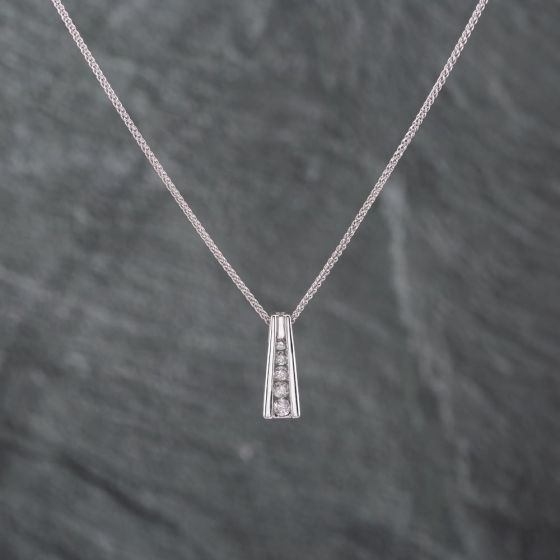 Second Hand 9ct White Gold 0.20ct Brilliant Cut Diamond Pendant & 16 Inch Curb Chain 43141279