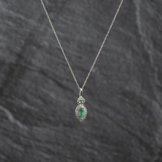 Second Hand 14ct White Gold Emerald & 0.08ct Brilliant Cut Diamond Marquise Cluster Gemstone Pendant & 18 Inch Prince Of Wales Chain 43141359
