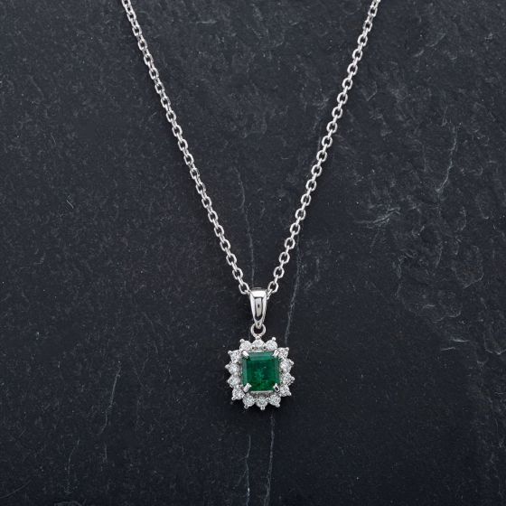 Second Hand Platinum 15" Emerald Pendant 4314500