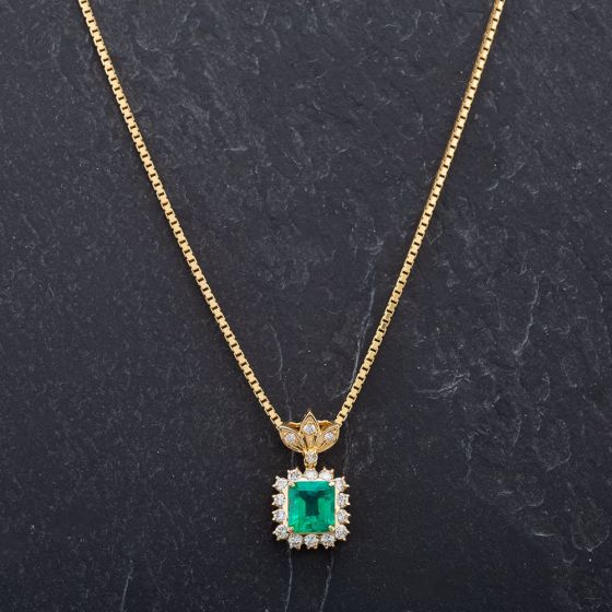 Second Hand 18ct Yellow Gold 16" Emerald Pendant 4314505