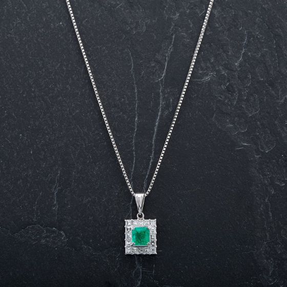 Second Hand Platinum 15" Emerald Pendant 4314508