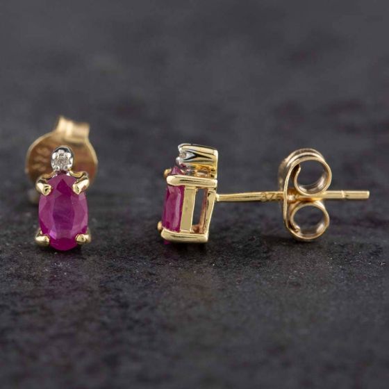 Second Hand 9ct Yellow Gold 0.11ct Ruby & 0.03ct Brilliant Cut Diamond Oval Stud Earrings 43170067