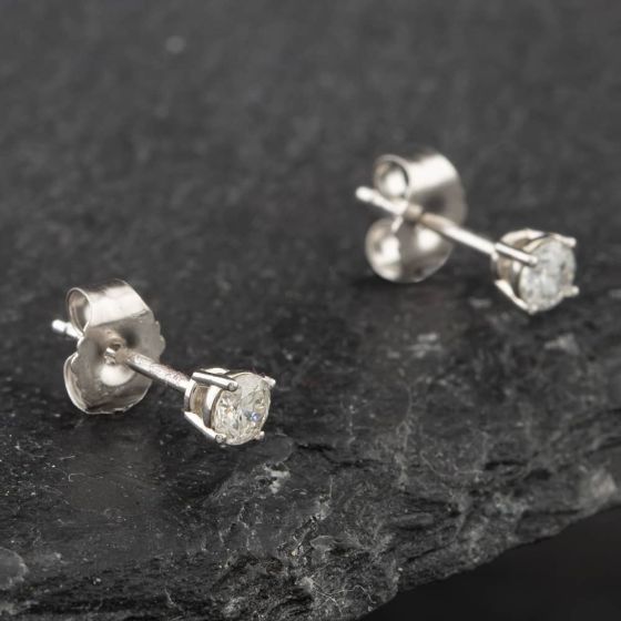 Second Hand 14ct White Gold 0.25ct Brilliant Cut Diamond Stud Earrings 43171140