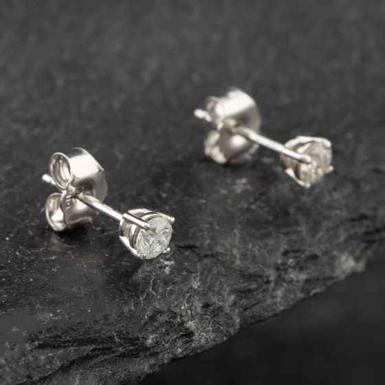 Second Hand 14ct White Gold 0.25ct Brilliant Cut Diamond Stud Earrings 43171145