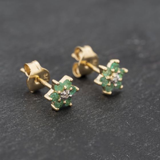 Second Hand 9ct Yellow Gold 0.28ct Emerald & Diamond Flower Cluster Stud Earrings 43171301