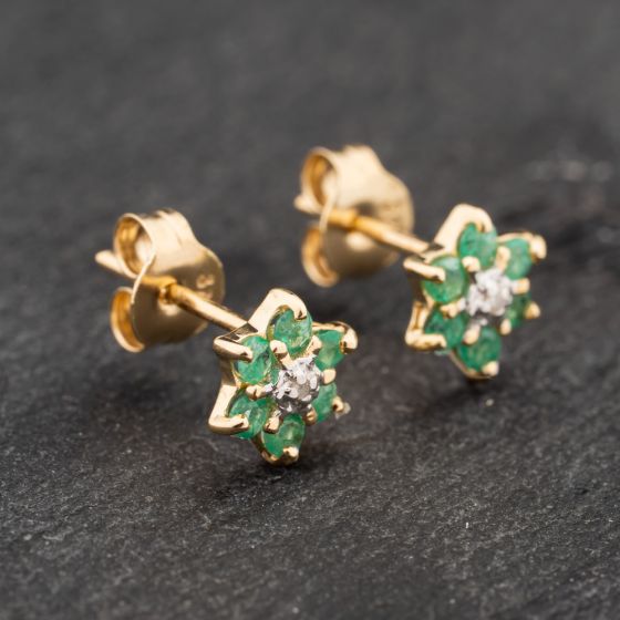 Second Hand 9ct Yellow Gold 0.30ct Emerald & Diamond Flower Cluster Stud Earrings 43171312