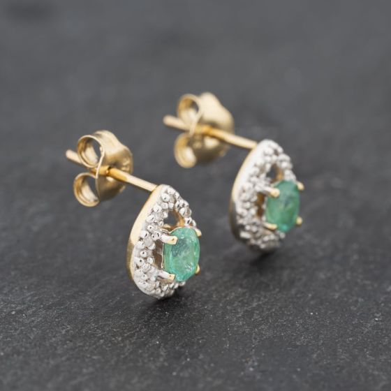 Second Hand 9ct Yellow Gold 0.26ct Emerald & Diamond Teardrop Cluster 8mm Stud Earrings 43171315