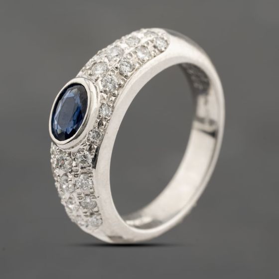 Second Hand Platinum 0.56ct Sapphire & 0.54ct Brilliant Cut Diamond Graduated Band Ring 43361186