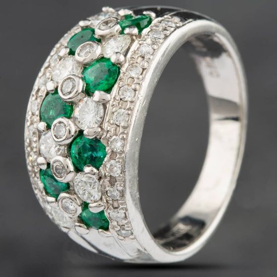 Second Hand 14ct White Gold 0.80ct Emerald & 0.72ct Diamond Graduated Band Ring 4337010