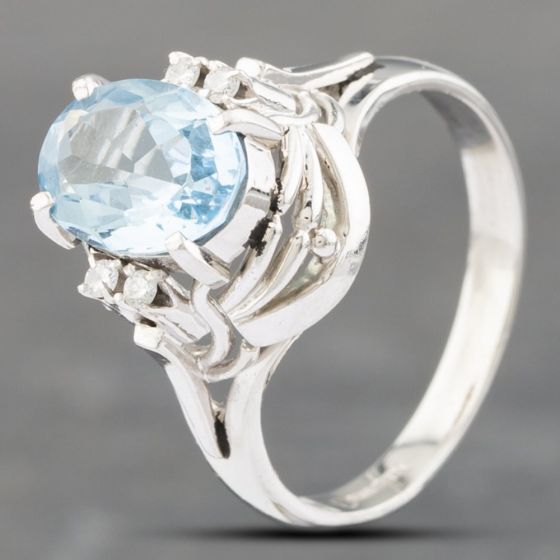 Second Hand Platinum Aquamarine & 0.08ct Brilliant Cut Diamond Oval Cluster Ring 43401011