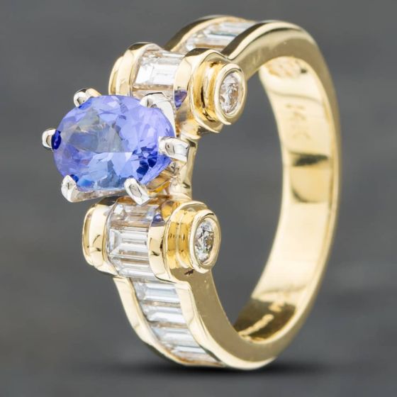 Second Hand 14ct Yellow Gold 1.05ct Oval Cut Tanzanite & Diamond Dress Ring 43411003