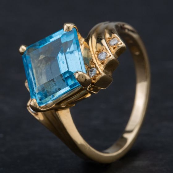 Second Hand 14ct Yellow Gold Square Cut Blue Topaz Dress Ring 4345004