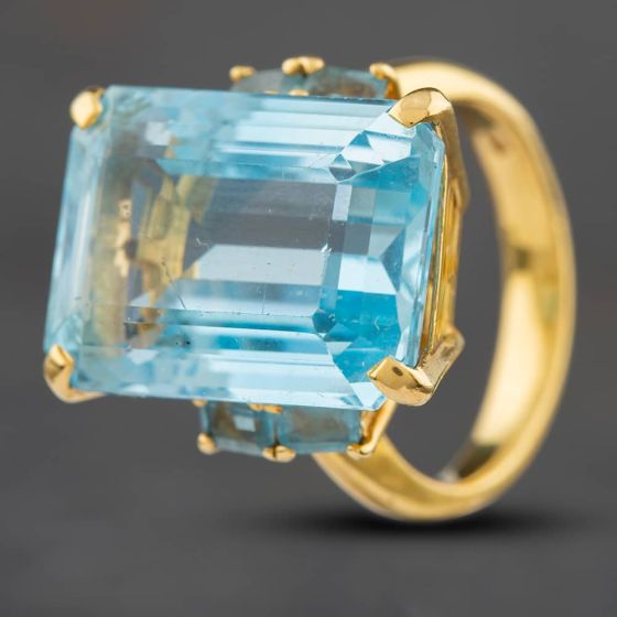 Second Hand 18ct Yellow Gold 20.44ct Blue Topaz Large Oblong Five Stone Ring 43451004