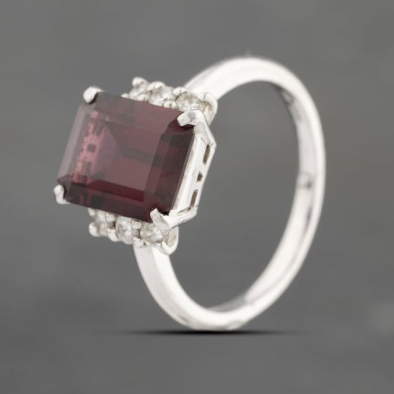 Second Hand Platinum Garnet & 0.20ct Brilliant Cut Diamond Rectangular Dress Ring 43471005