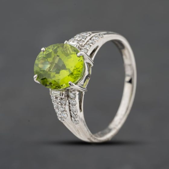 Second Hand 18ct White Gold Peridot & 0.46ct Diamond Dress Ring 43541004