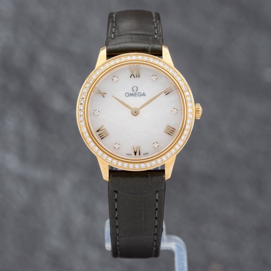 Second Hand OMEGA Ladies Prestige 18ct Gold Green Leather Strap Watch 434.58.28.60.55.002