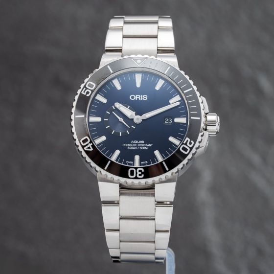 Ex-Display Oris Aquis Mens Small Second Date Watch 01 743 7733 4135-07 8 24 05PEB..