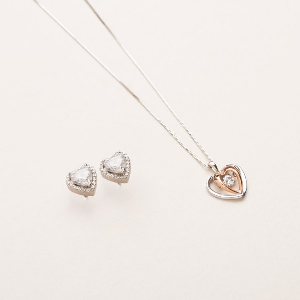 Bridal_Jewellery_Trend_Heart_Motifs