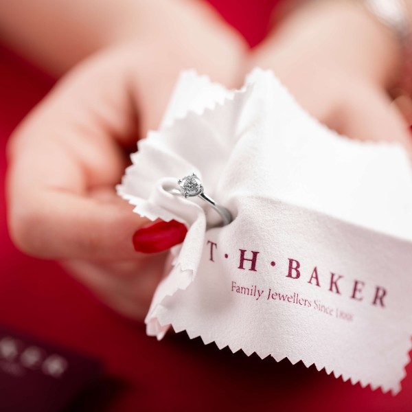 Cash for Unwanted Gold & Free Jewellery Cleaning T.H.Baker