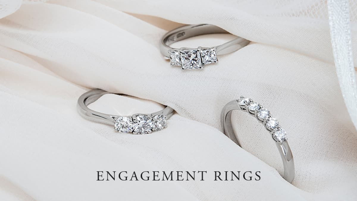 Christmas Engagement Rings Guide