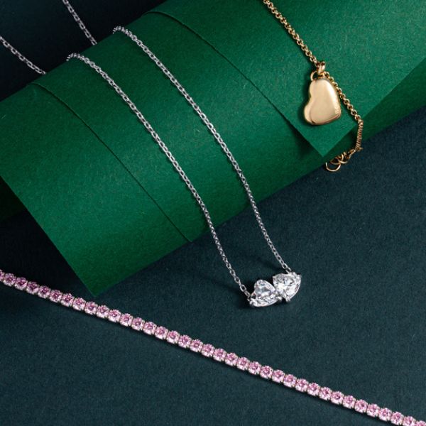 Christmas_Gifts_under_£200_T.H.Baker