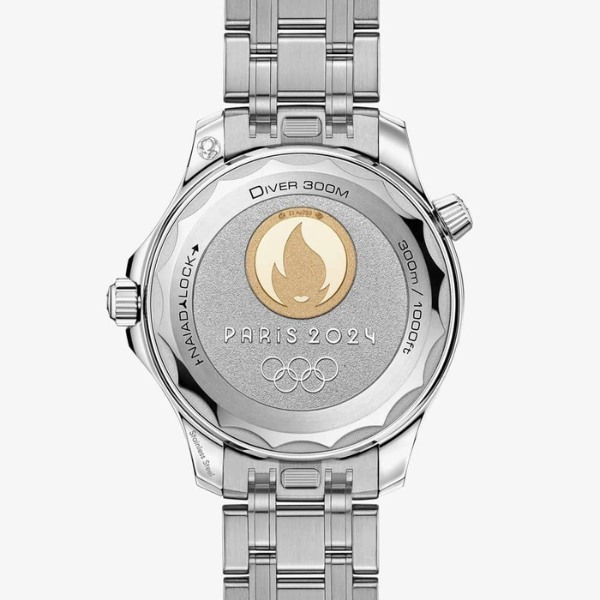 Closer_Look_at_Limited_Edition_Watch_OMEGA