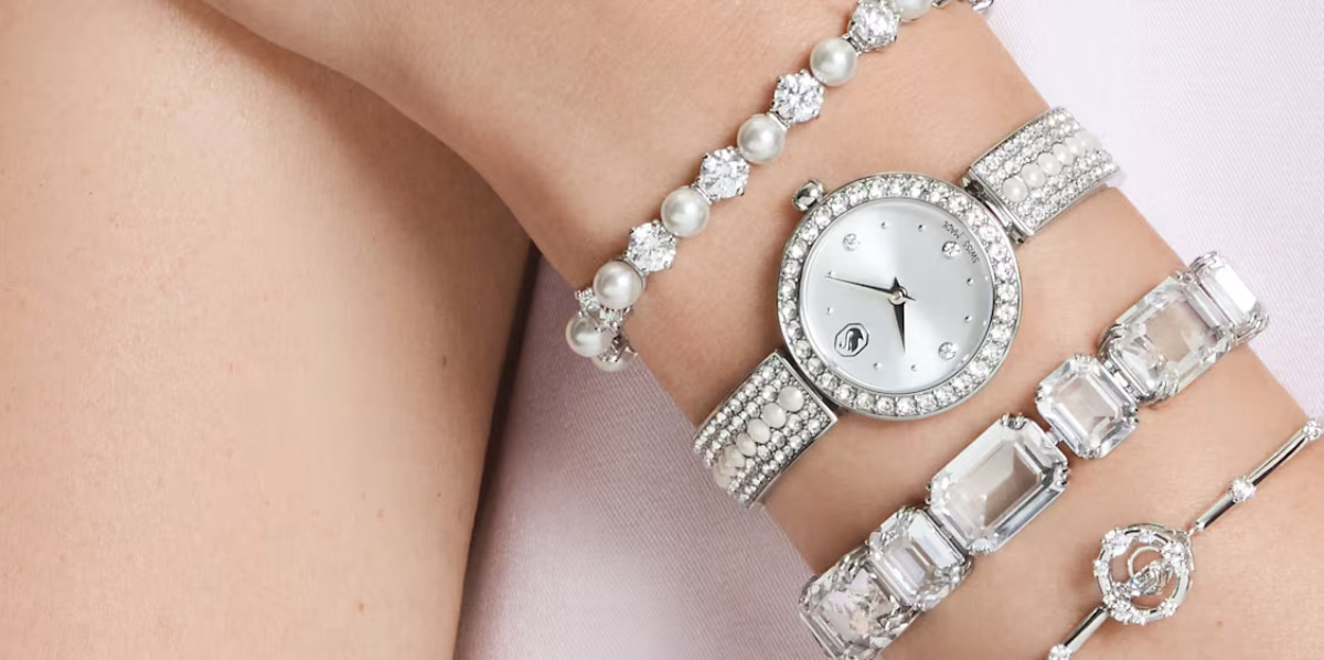 Festive_Jewellery_Styling_How_to_Wear_Swarovski_This_Season_T.H.Baker