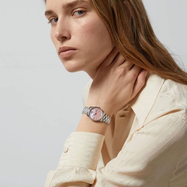 Gucci_G_Timeless_Pink_Mother_of_Pearl_on_wrist