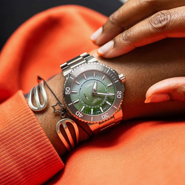 Oris_Aquis_Dat_Watt_Limited_Edition_Watch