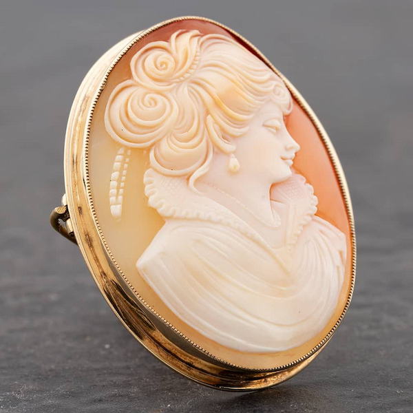 Second Hand 9ct Yellow Gold Cameo Oval Brooch