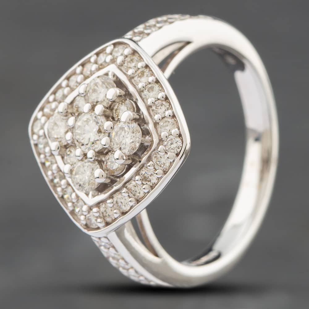 Second Hand 9ct White Gold 1.00ct Brilliant Cut Diamond Cluster Ring 43091012