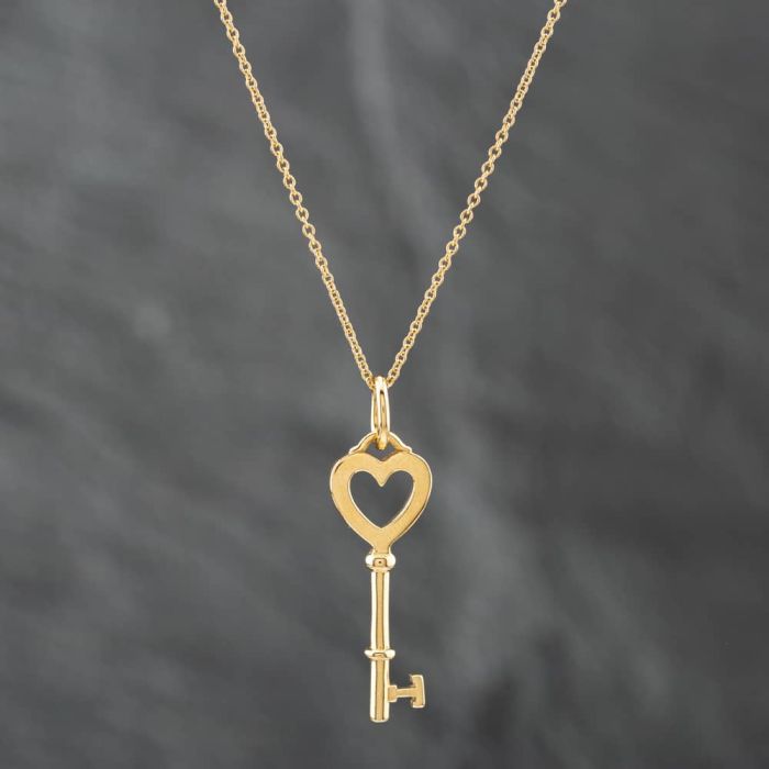 Second Hand 18ct Yellow Gold Tiffany Key Pendant 16 Inch