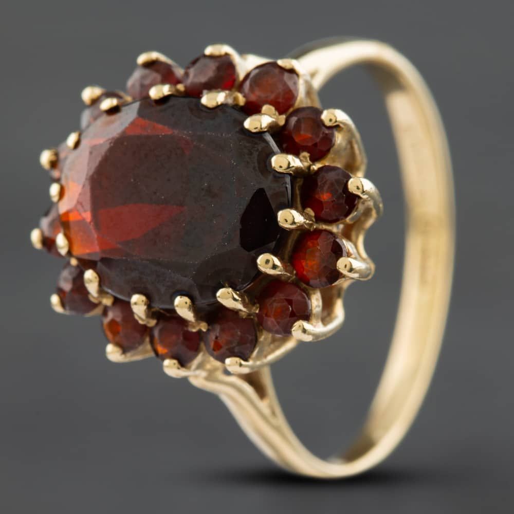 Second Hand Vintage 9ct Yellow Gold Garnet Cluster Ring - thbaker.co.uk