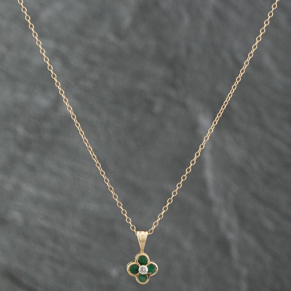 Second Hand 9ct Yellow Gold Diamond Brilliant Cut Emerald Clover Leaf  Pendant 16 Inch Trace Chain 41141161