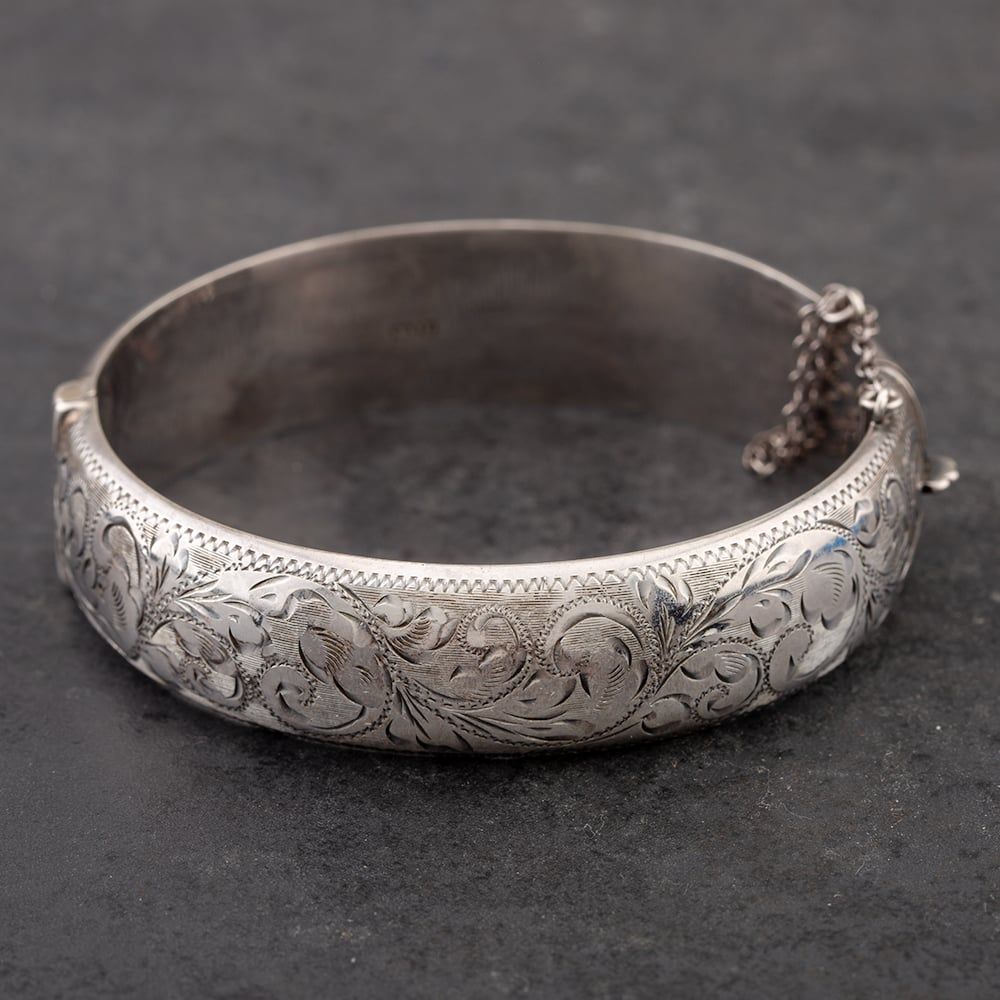 Second Hand Silver Foliate Engraved Standard Hinged Bangle