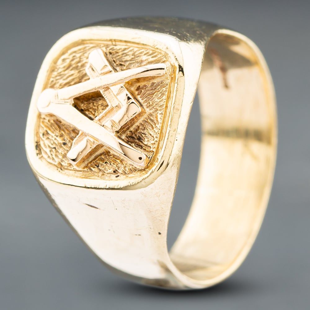Second Hand 9ct Yellow Gold Masonic Signet Ring 41341592 thbaker
