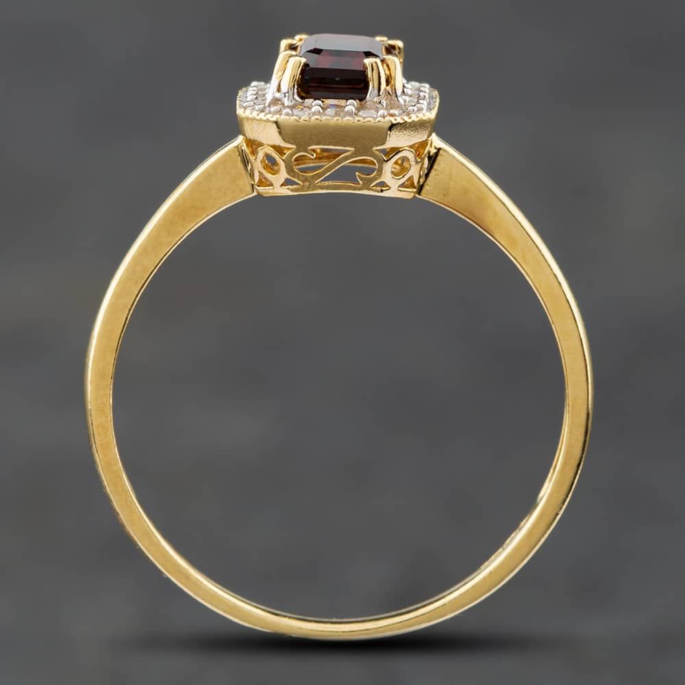 Second Hand 9ct Yellow Gold Garnet & Diamond Cluster Ring 41381124 ...
